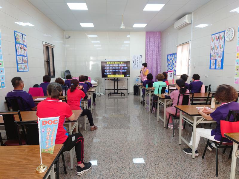 老師分享假新聞製造者的目地與對社會的危害