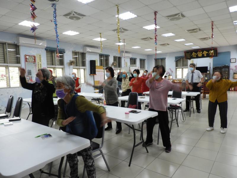 長輩們很喜歡起來動一動