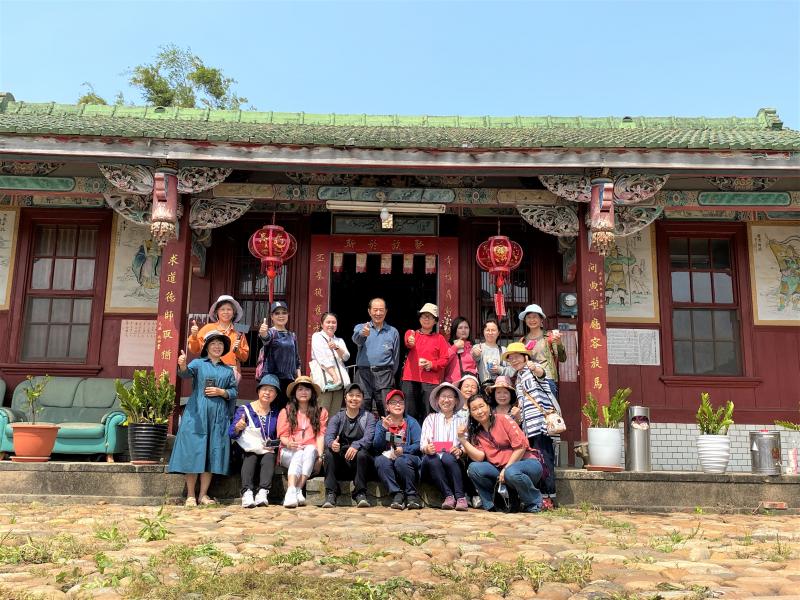 學員與講師在惇敘堂前留下合影