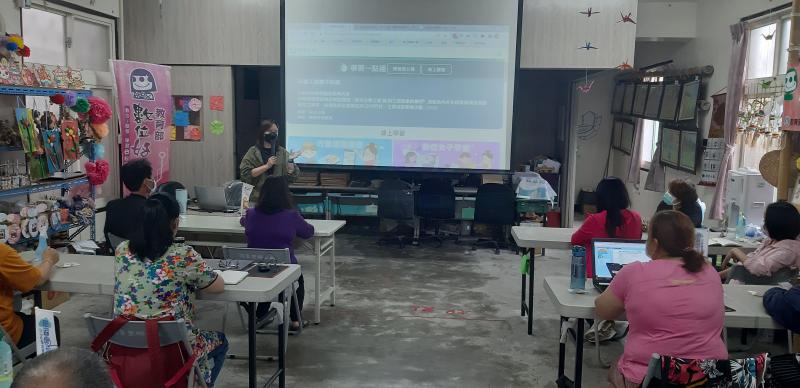 講師介紹賴和臉書的使用