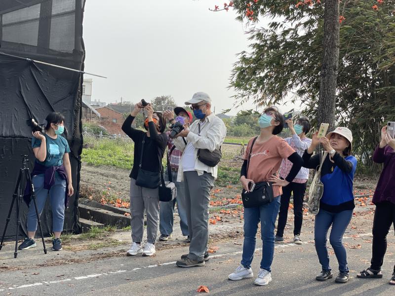 老師介紹運鏡轉場方法。