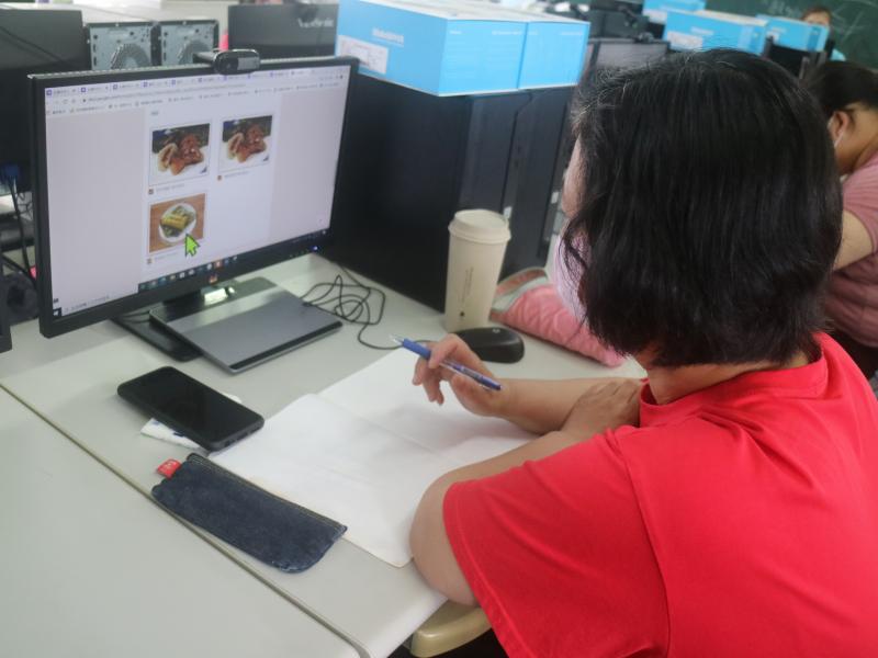 把表單設計加入美美的照片可以吸引大眾的點按喔!