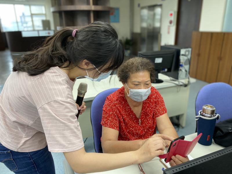 講師給予學員協助