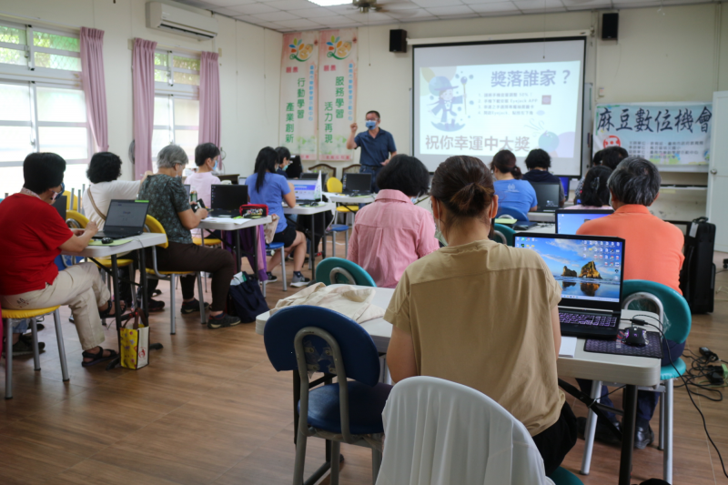 老師介紹ＡＲ，ＶＲ，ＭＲ簡介