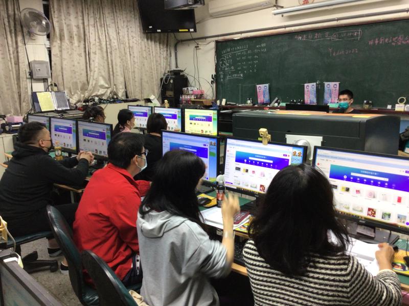 課程學員上課操作畫面