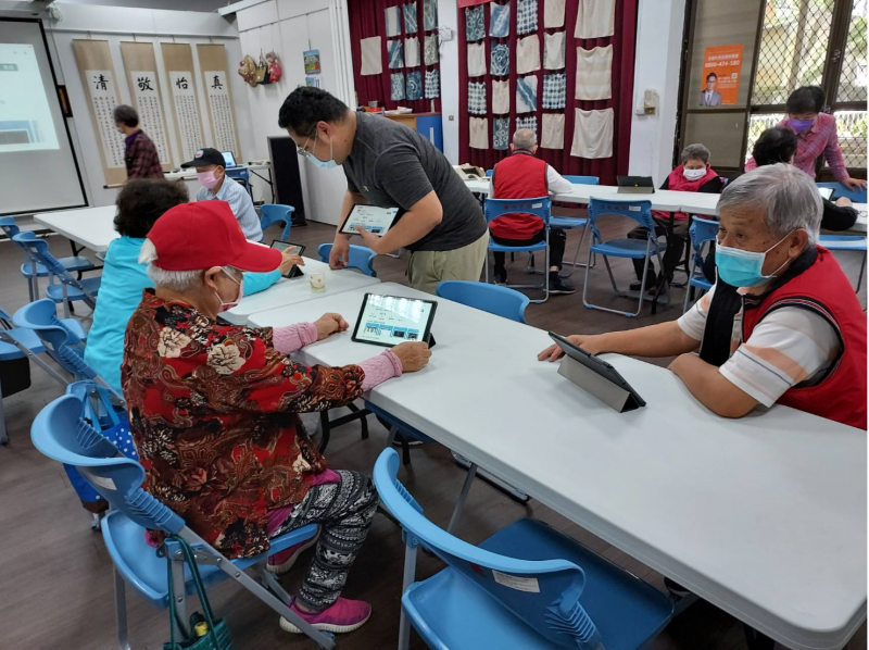 透過APP讓鋼琴的彈奏不在是有錢人獨享，每個人都有自己的空間可以發揮創意。