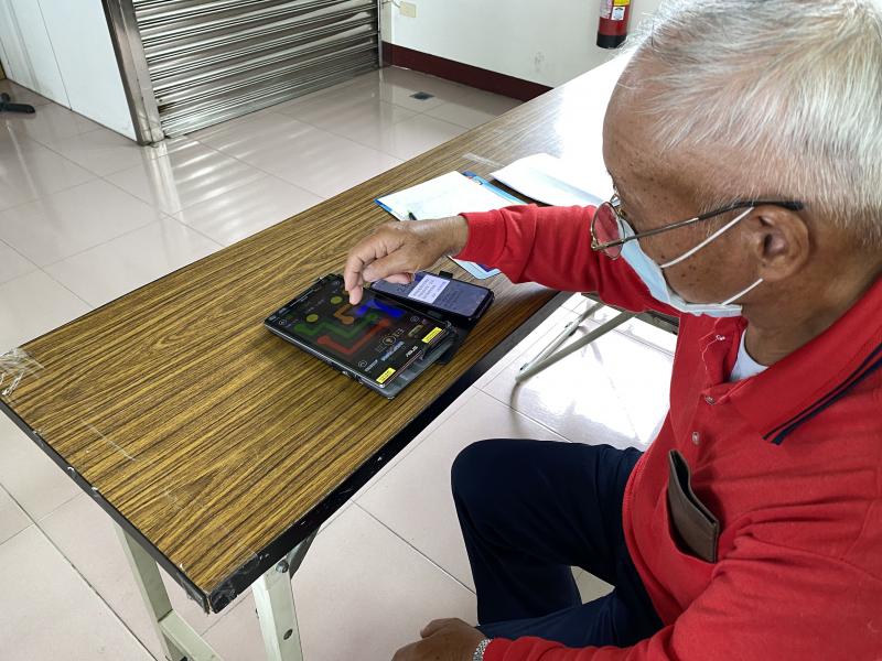 動動手動動腦遊戲一下。