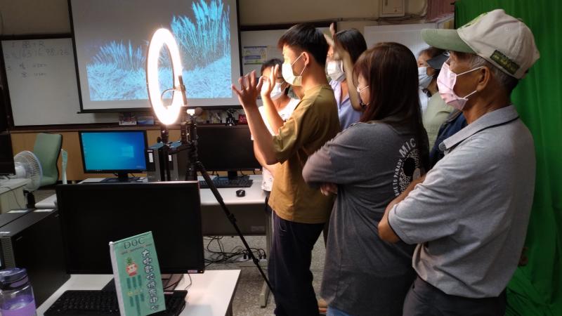 直播前先測試環形燈光線