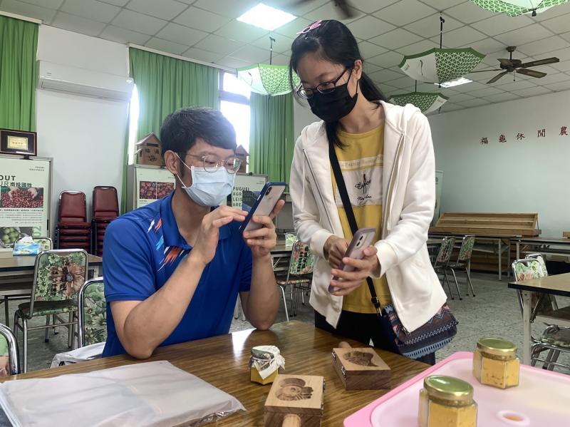 小農學員實際練習與瞭解FB粉專直播操作