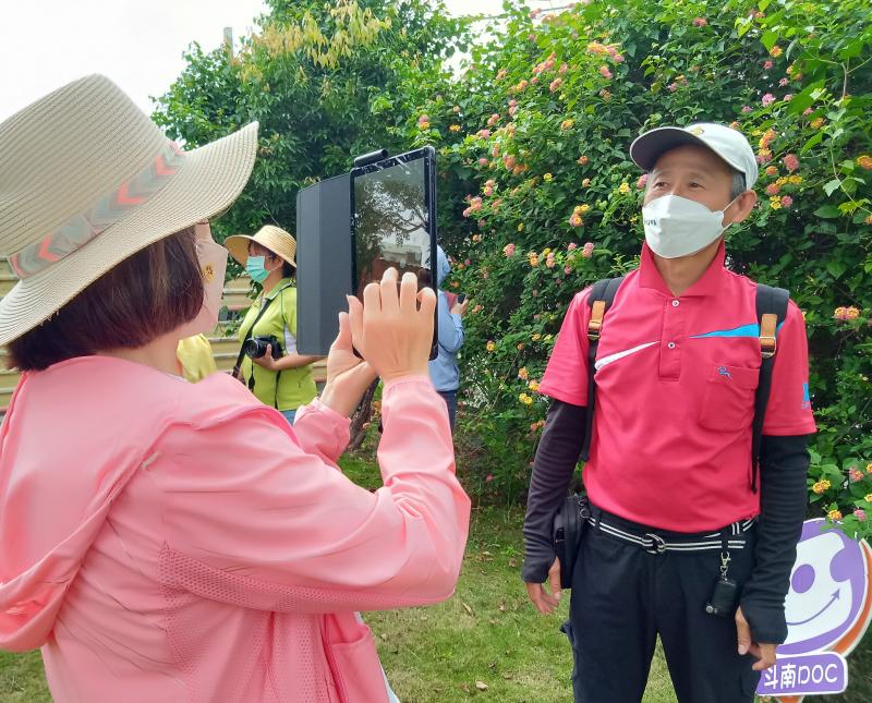 學員正在練習如何取景拍攝