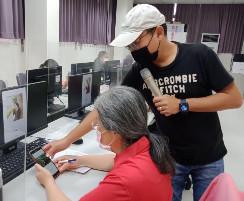 講師與學員互動