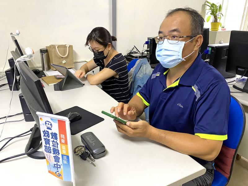 學員認真聽課，了解Google應用流程