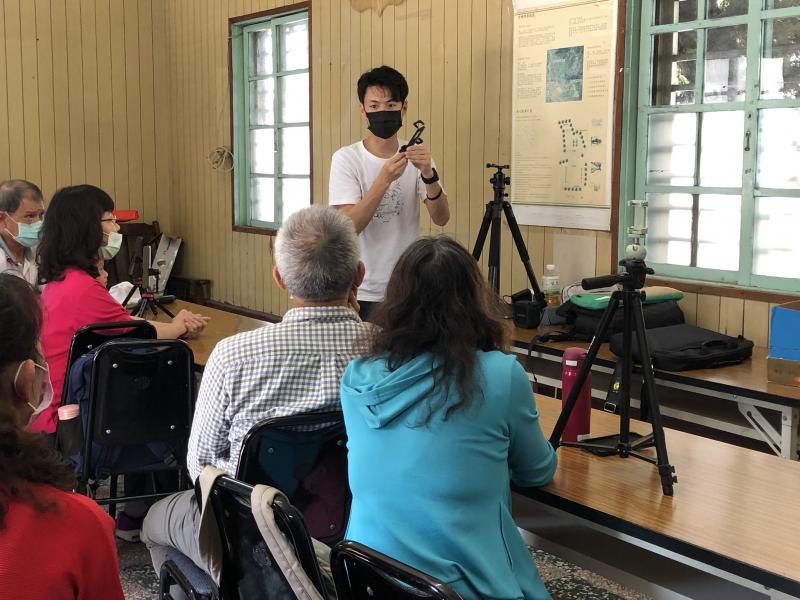 講解腳架的使用方式