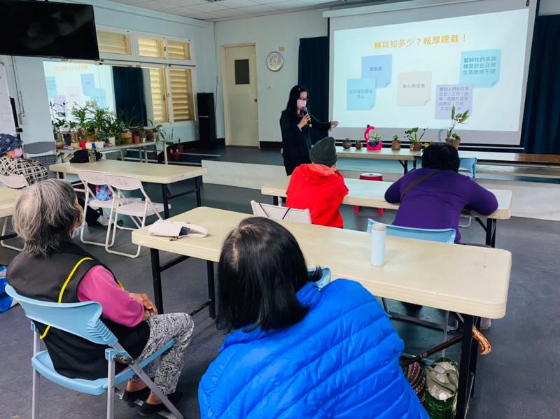 講師與學員上課畫面