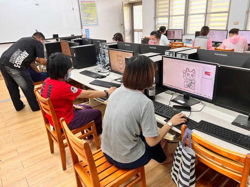 學員課堂上操作的作業之一，做完這個初級要求的作業才能有後續雷雕所需要的基本操作技能及知識