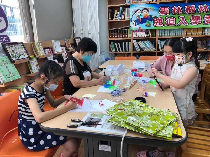 三代同堂共學習~  3D列印筆