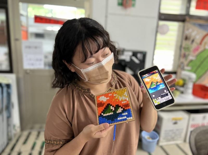 龜山島十字繡作品