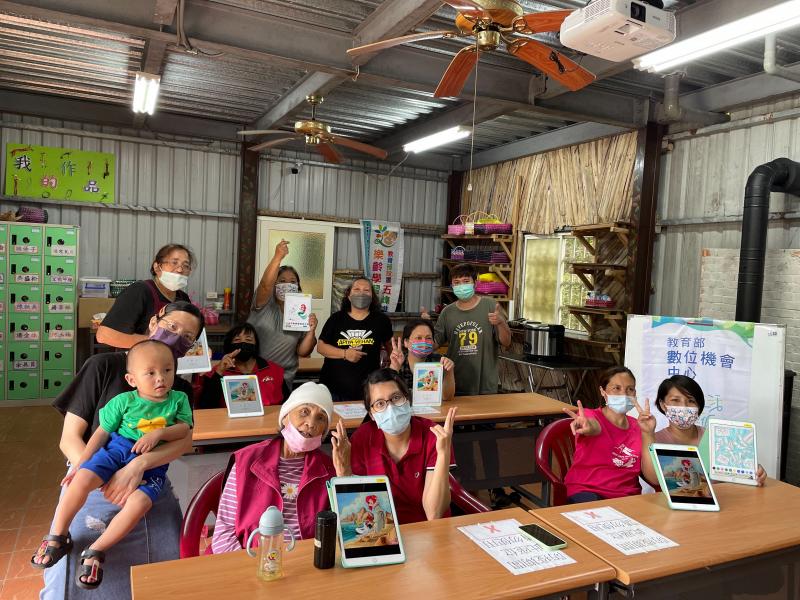 首次的成果留著相片做紀念，也展示自己的成果。