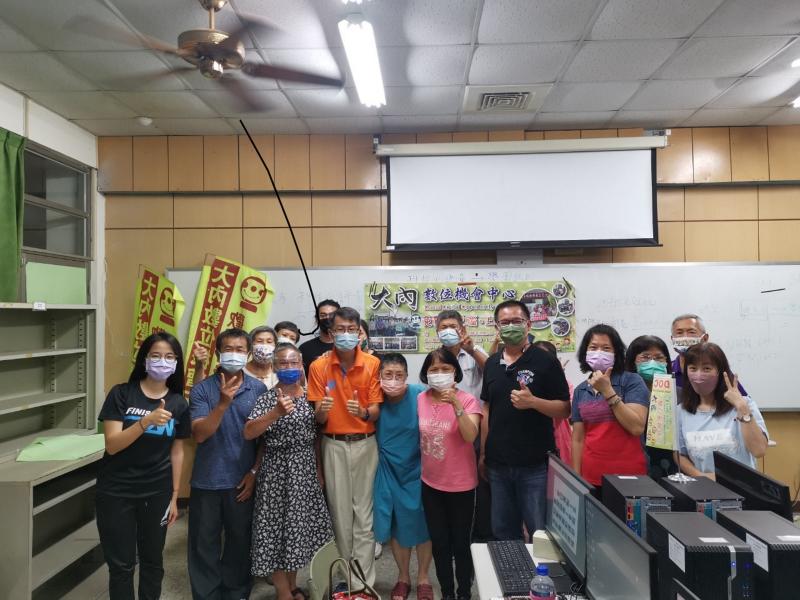 一網打盡大內在地景點上課前團體照