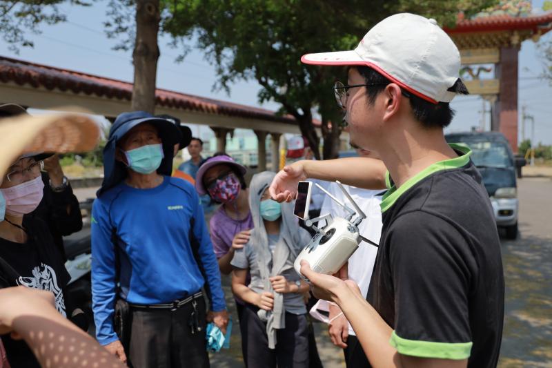 講師說明遙控器