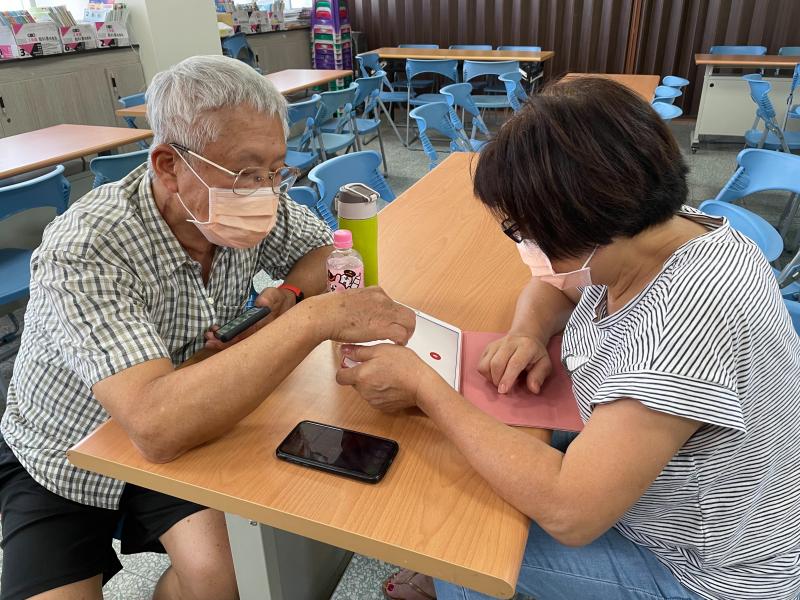 學員們操作的樣子