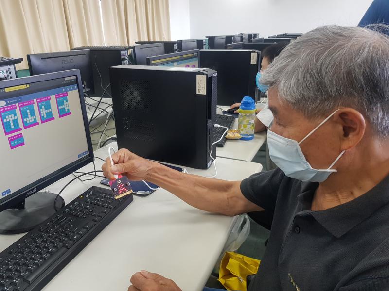 學員完成了老師指定的程式編寫