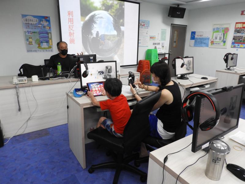 讓學員先學習攝影的技敲巧