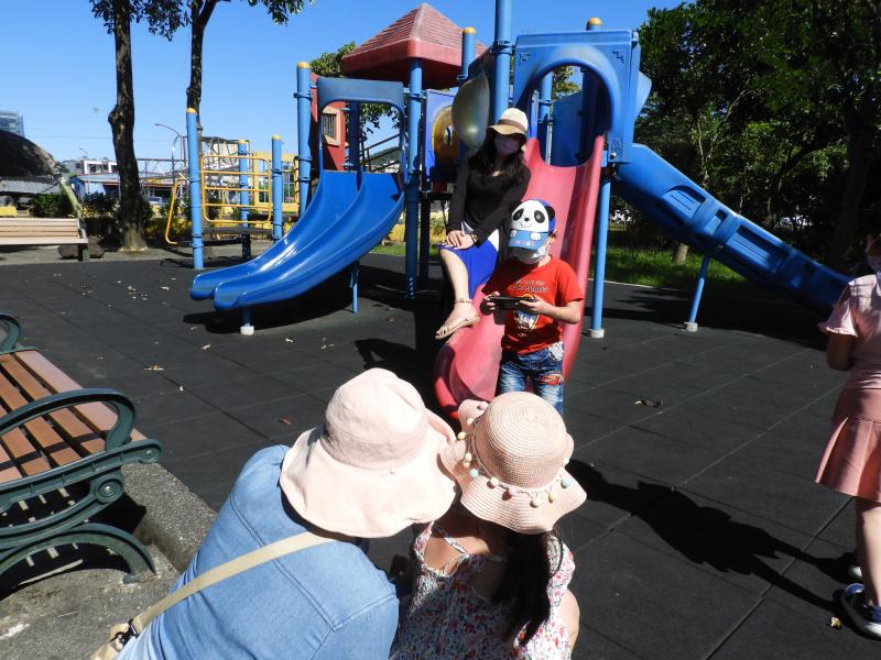 學員到戶外有實際的操作