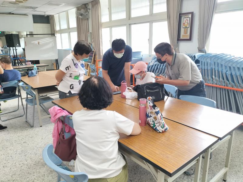 講師回覆學員的提問。