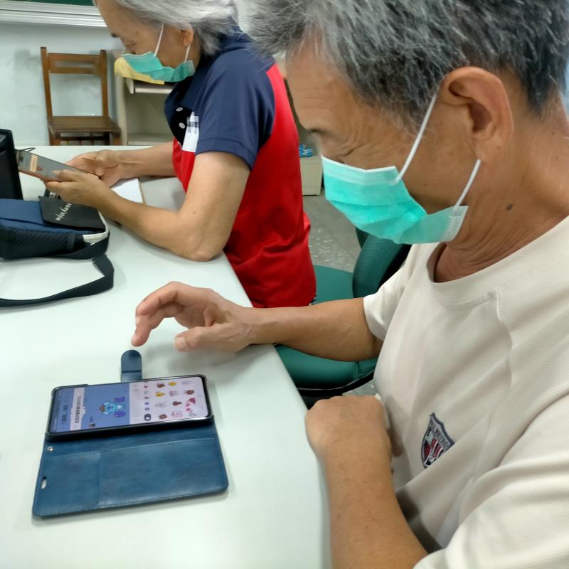 學習LINE的貼圖使用 在聊天的過程變得加有趣