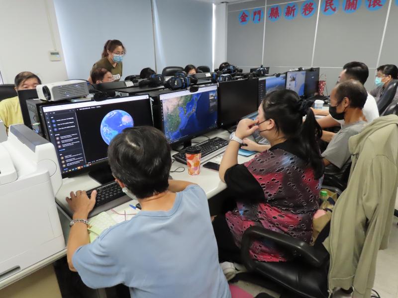 之後再帶著大家練習 Google My Map 以及 Google Earth 工具。