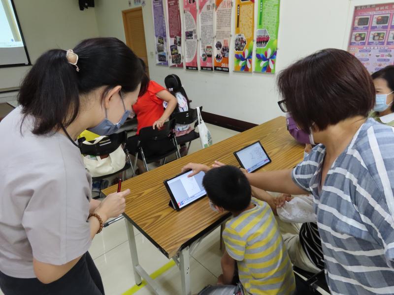 替換成那些厲害的設計師繪製出來的插圖圖案了！