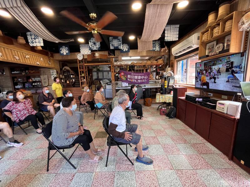 學員們學習的健康操為武塔文健站拍攝的成果。