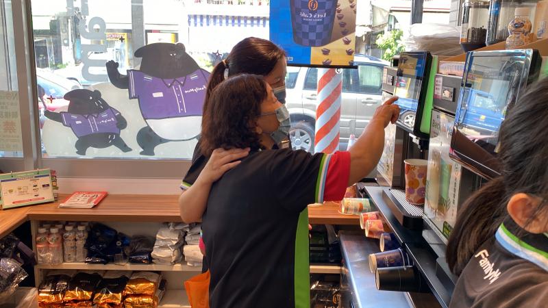 全家便利商店體驗製作咖啡