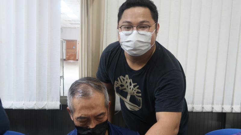 許峻維老師具有專業知識，認真教學，與學員互動良好，讓學員學得更多。