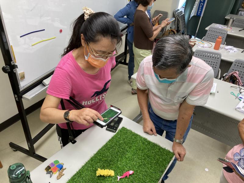 學員們互享搭配，分工合作創作屬於自己的逐格影像