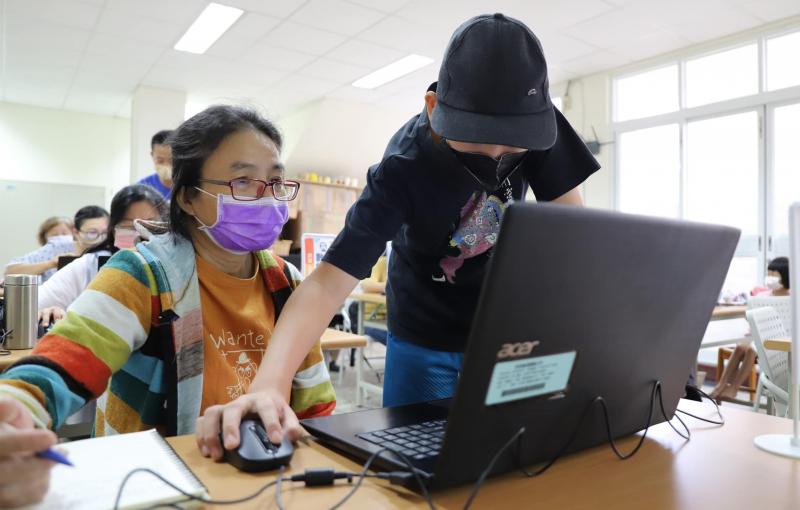 學員們互相學習 教學相長