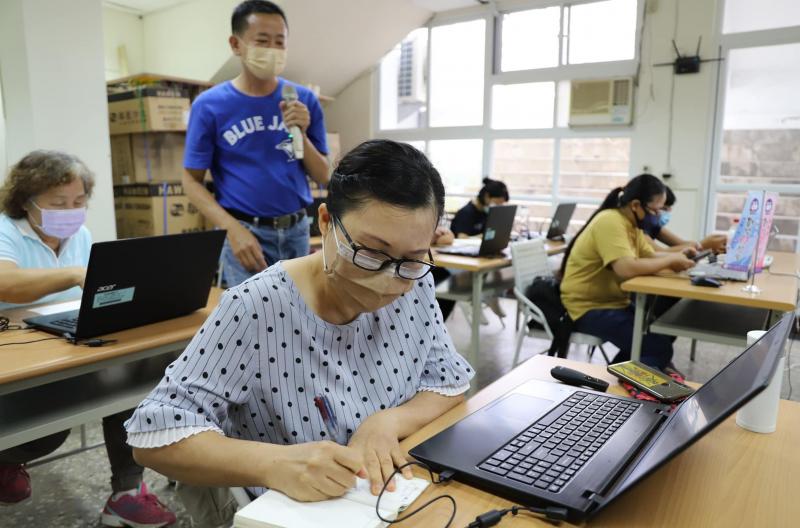 認真作筆記 店家實務上助益良多!