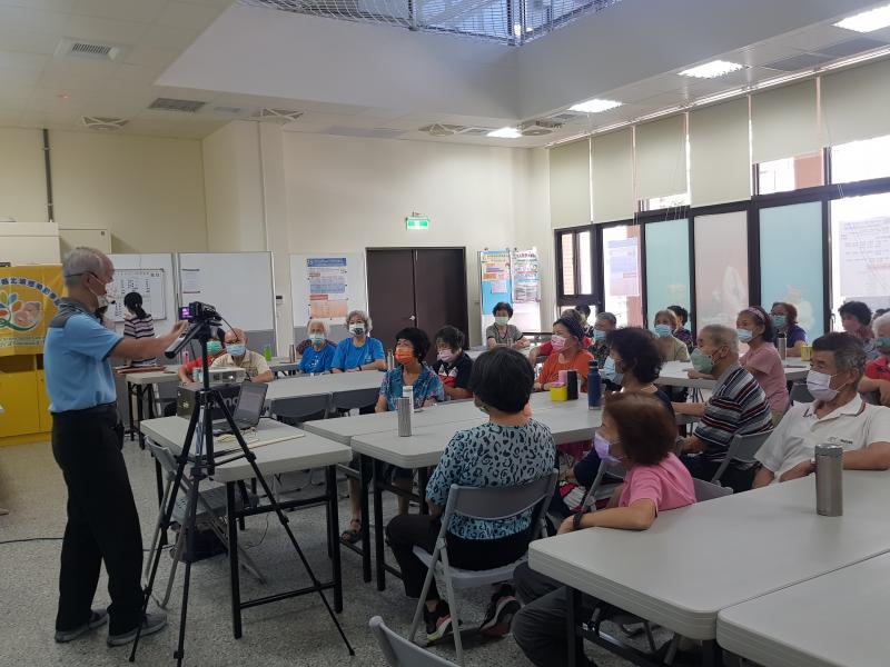 老師說明運鏡方法