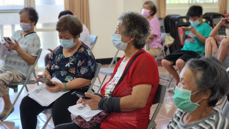 七、八十歲的老人家能走出來學習，又都很專心聽講實屬難得。