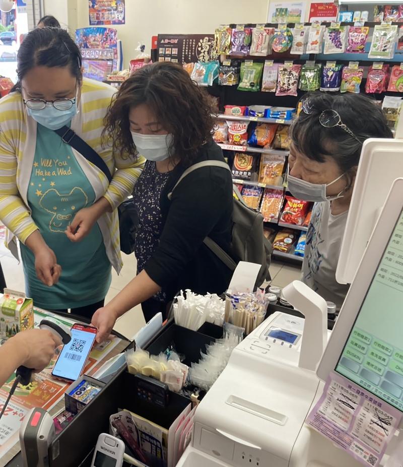 學員與講師實際操作