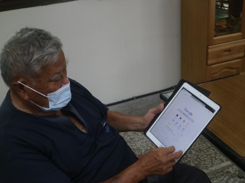 長輩吸收新知也是不落人後,聽完課立刻google搜尋任何想知道的