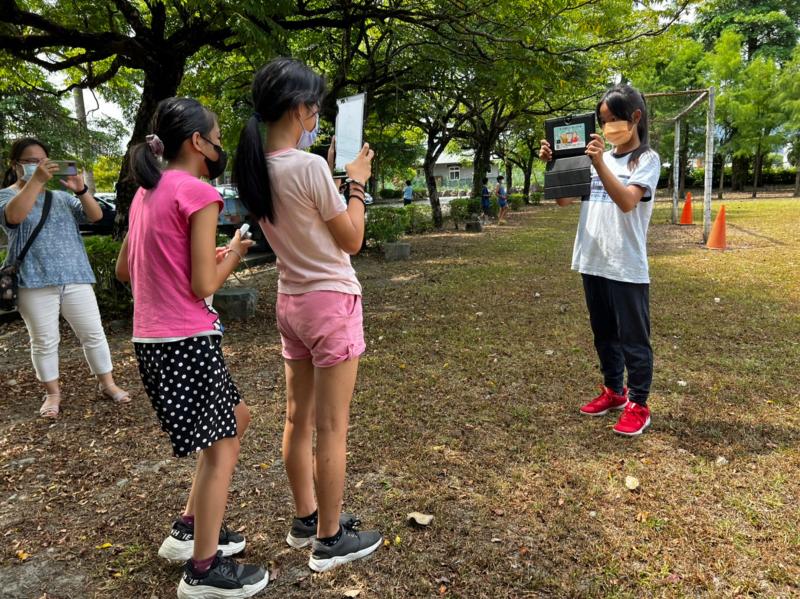 專心的取景、構圖，拍出美美的照片