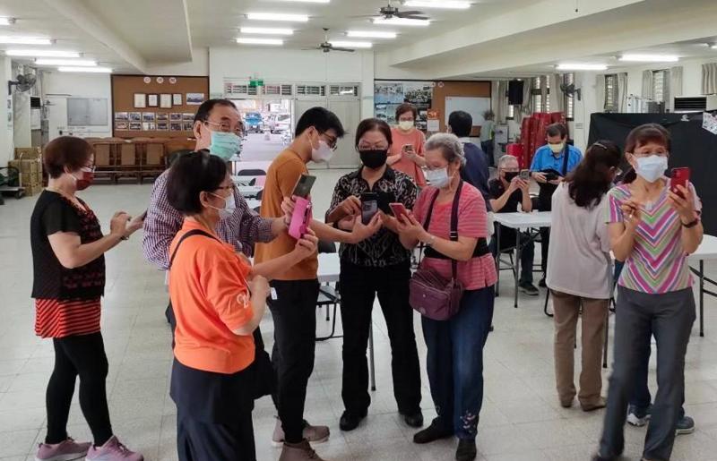 到社區一起學習，大家都健康快樂