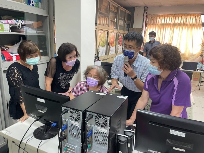 復刻古早味童玩或福利品程式遊戲:讓學員以沉浸式情境學習程式創作加深印象與回味,並將程式設計與生活結合,鼓勵學員講述自己的積木程式代表作品