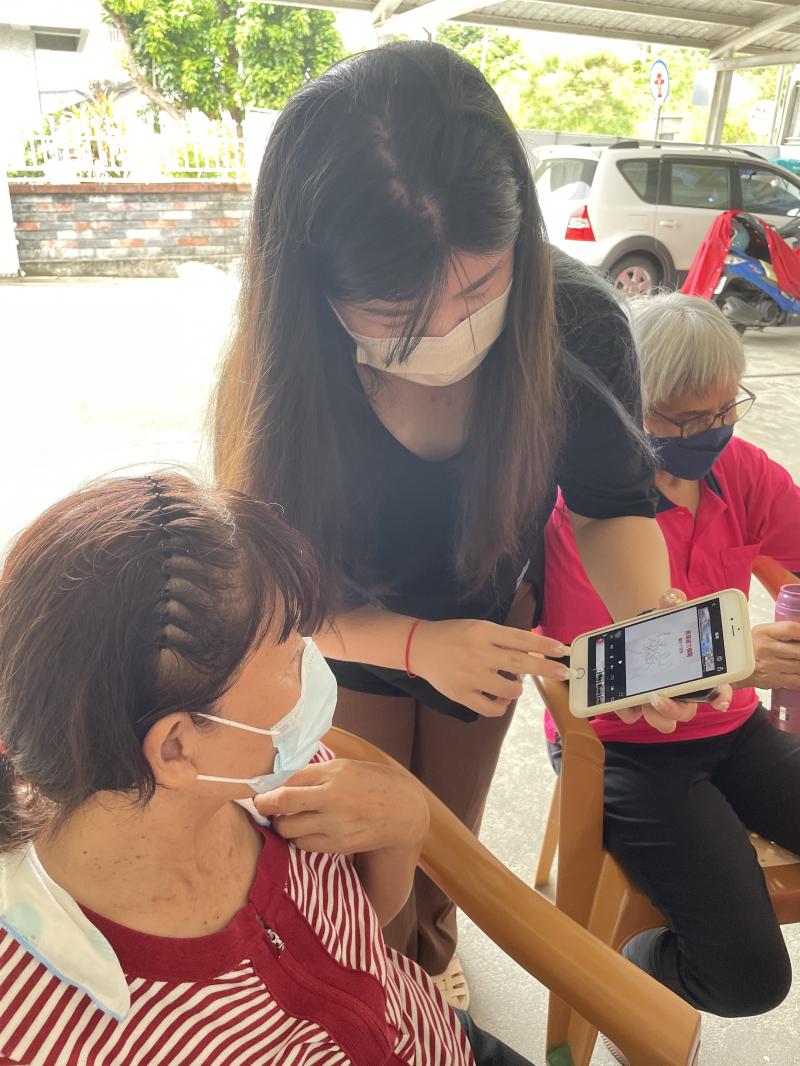 手機下載學習影片app下載，回家可以練習用影片紀錄家庭聚會。