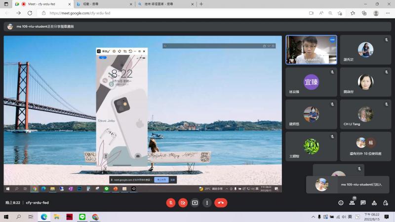 家豪老師，分享泳手機操作FB介面。
