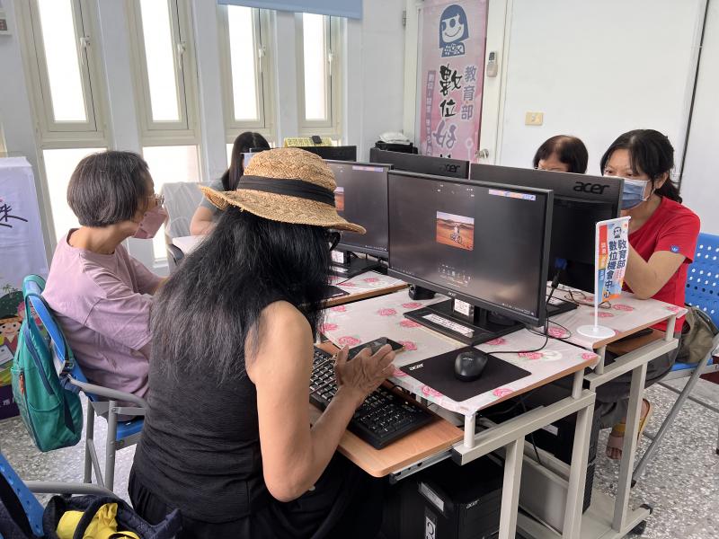 一鍵合成，讓照片變得更豐富有趣。