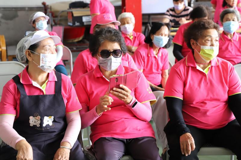 學員們認真學習互動熱烈!