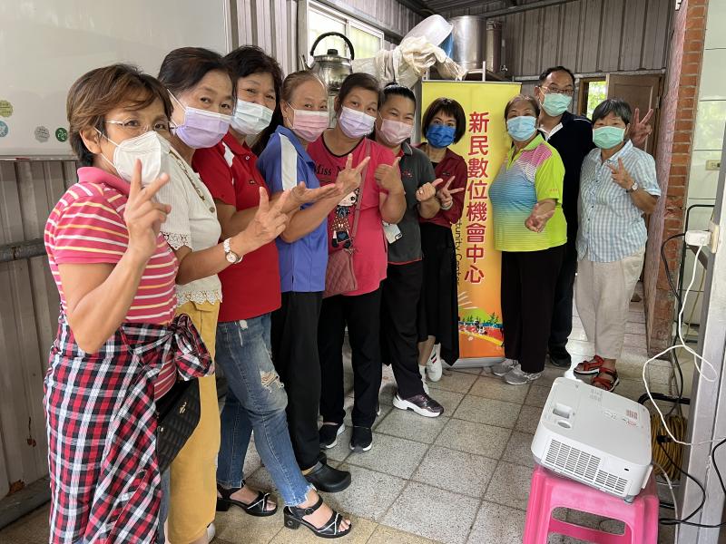 學習中心課程學員合照